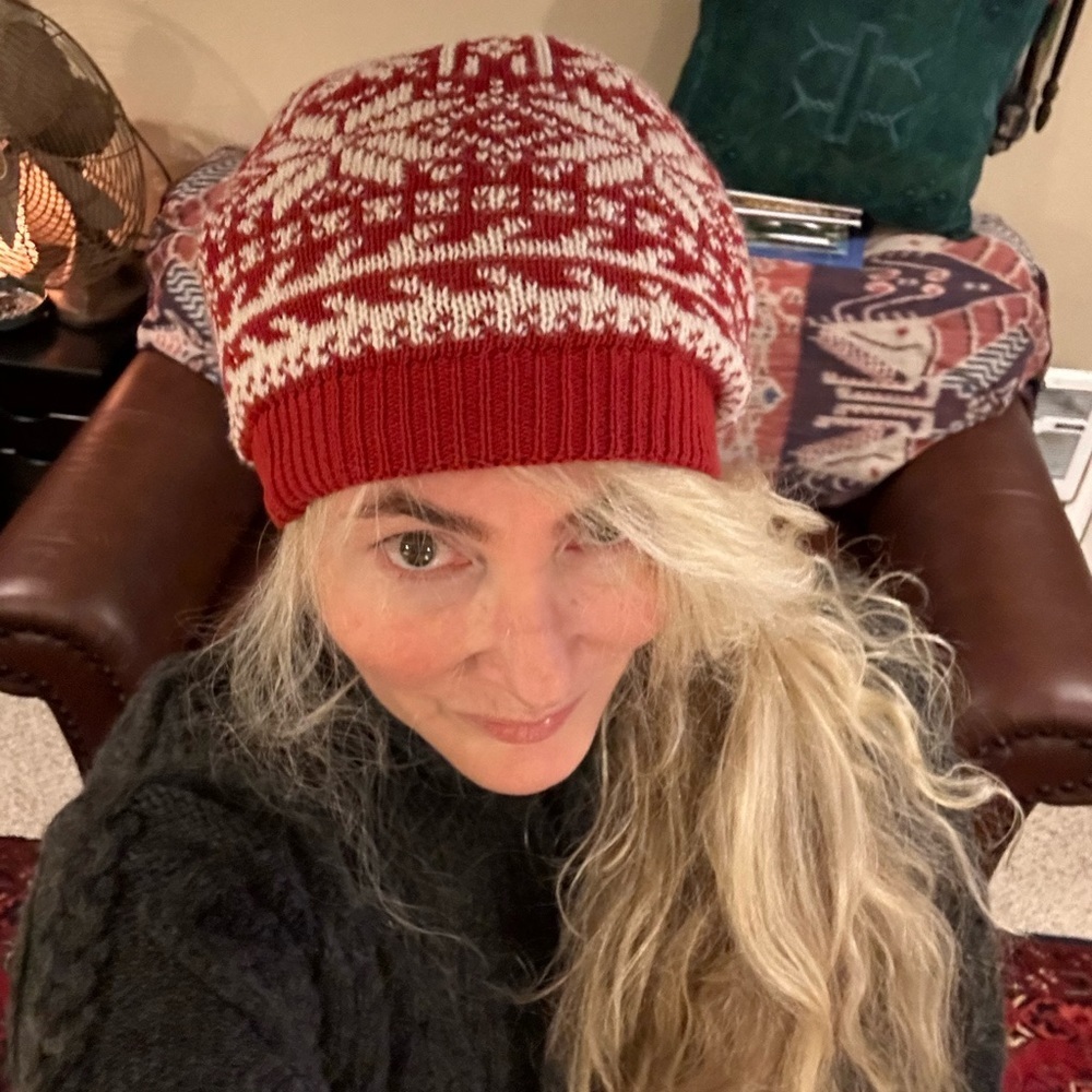 Beanie hat w snowflakes. Red and cream colored. Parkhurst brand. Very soft. NWOT